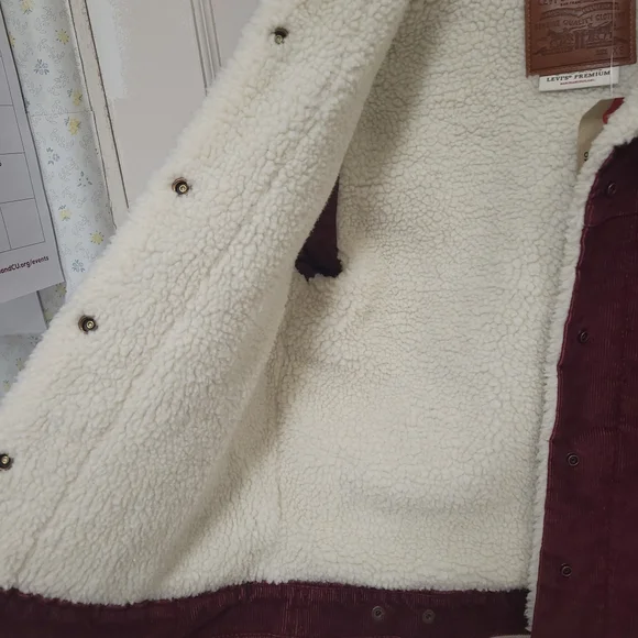 NWT Levi's Original Trucker Jacket Corduroy Sherpa Women's XS Irregular Burgundy - Picture 10 of 16